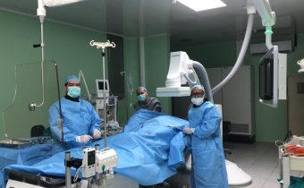 Caso clínico: Femenina 66 años IMC 40